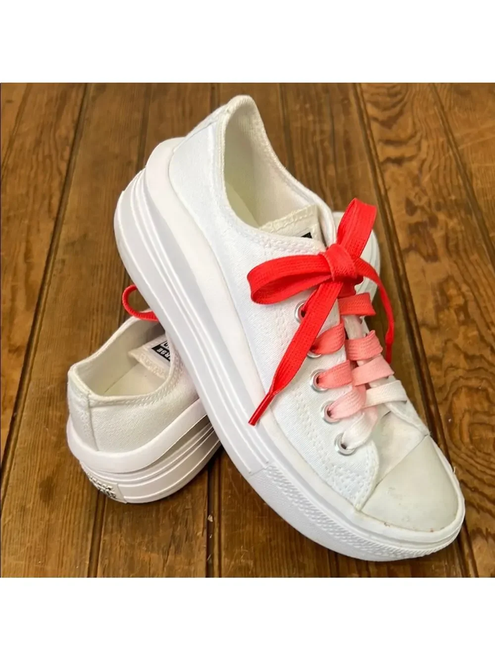 Women’s or kids Converse White canvas lug sole Sneakers Classic Low-Top Design